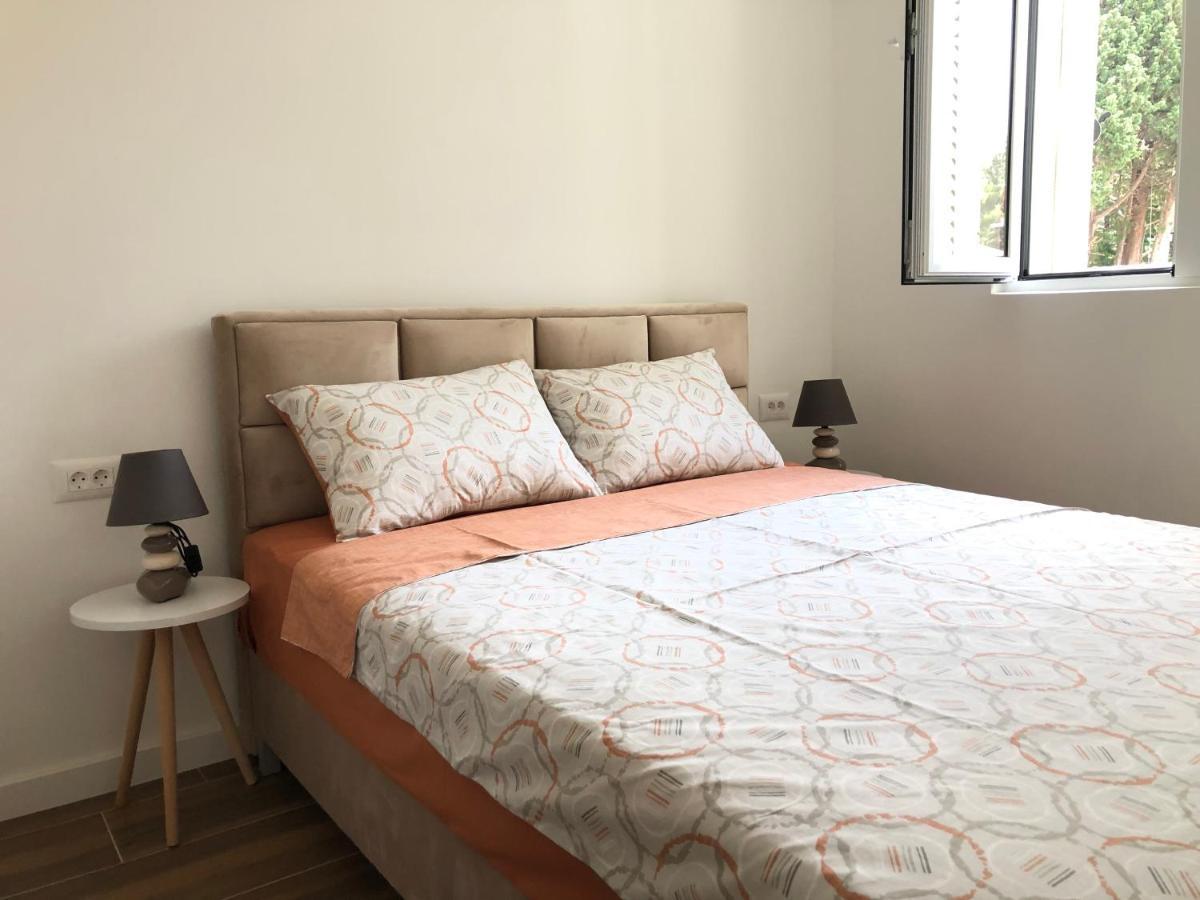Apartment Sara With Seaview Budva Bagian luar foto